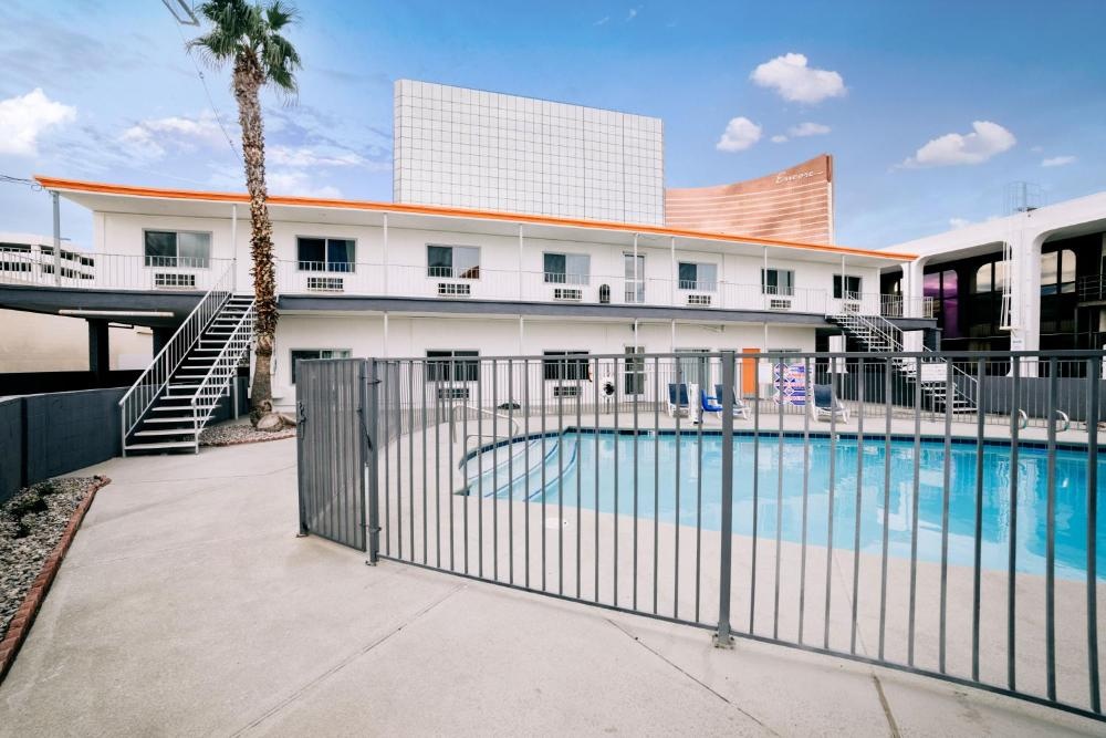 Siegel Select Convention Center